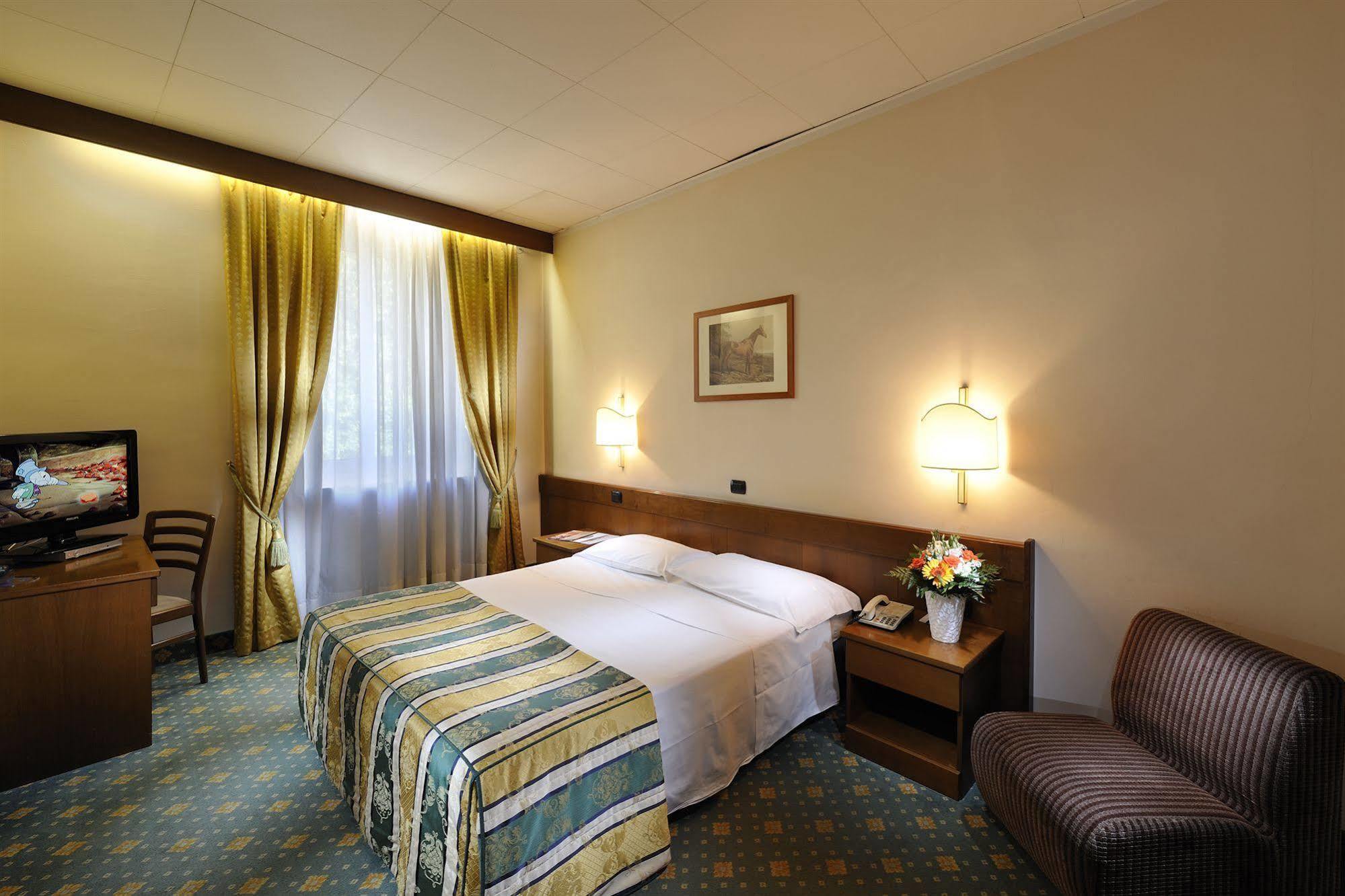 Hotel Eden ليفيكو ترمي المظهر الخارجي الصورة